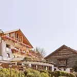 Gebhard Boutique Hotel 4*