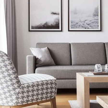 Gebhard Boutique Фис