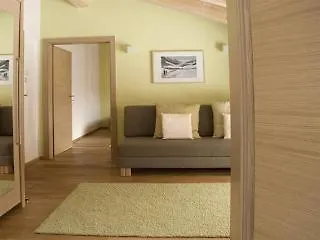 Gebhard Boutique Фис