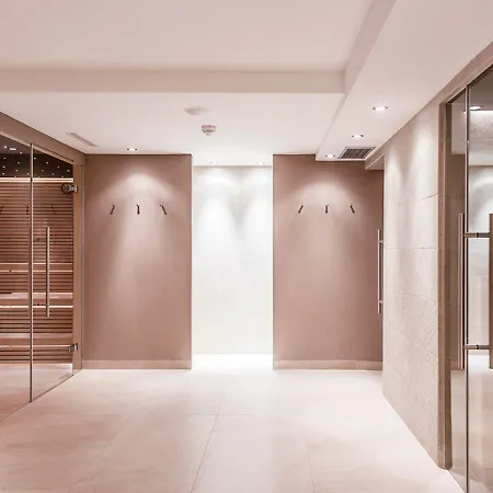 Отель Gebhard Boutique 4*