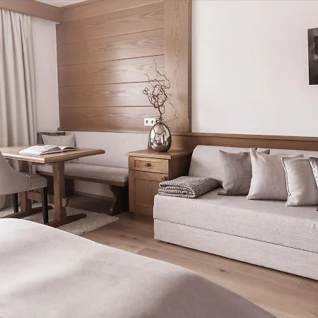 Отель Gebhard Boutique Фис