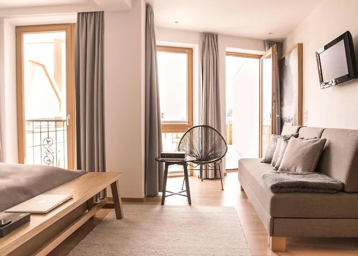 Gebhard Boutique Фис