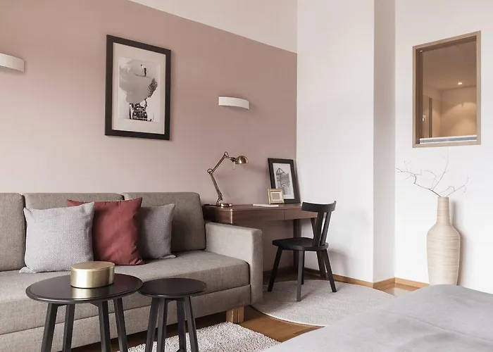 Gebhard Boutique Фис