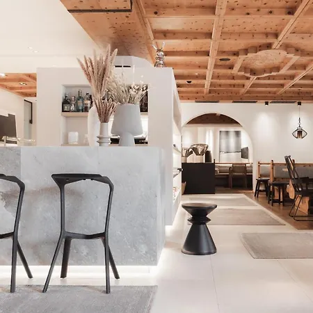 Gebhard Boutique فندق